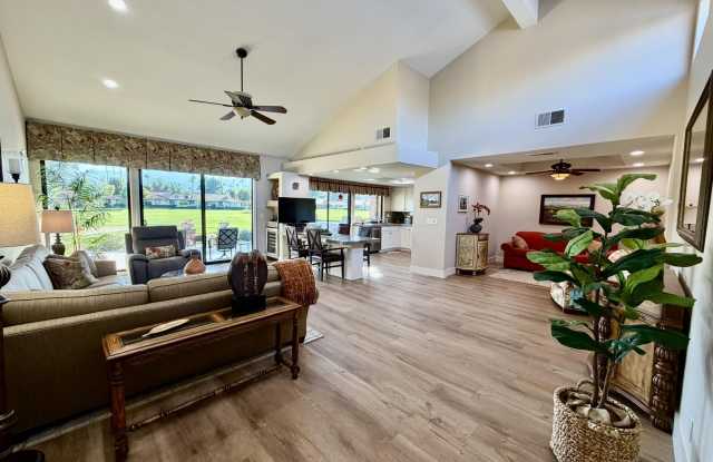 205 Las Lomas Gallery 4