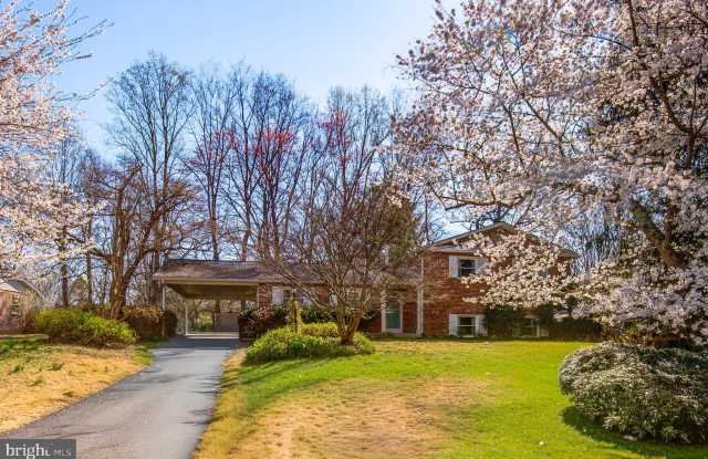 8805 HONEYBEE Lane photos photos