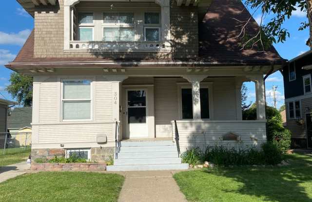 304 6th Ave NW photos photos