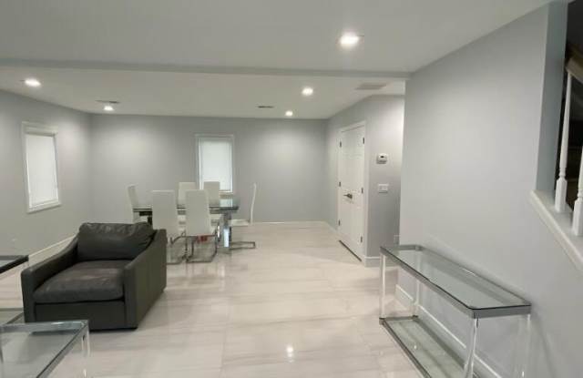 258 Norgrove Avenue Gallery 3
