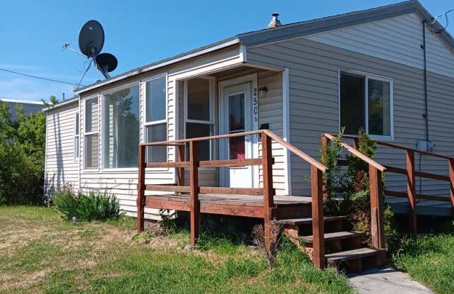 2506 N Fir photos photos