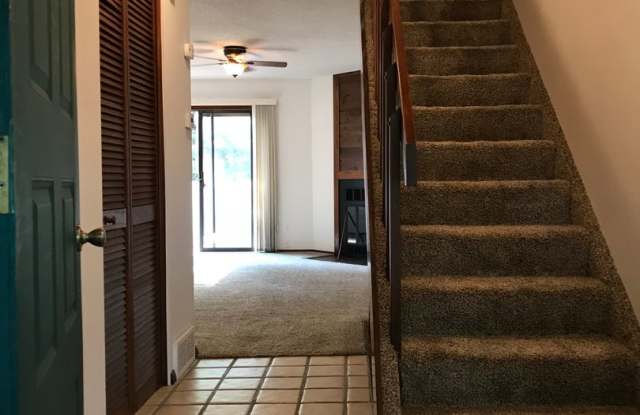 *AVAILABLE NOW*  2 Story Townhome Near Open Space in Lafayette- New carpet Gallery 4