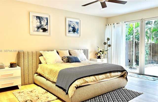 814 NE 19th Ave photos photos