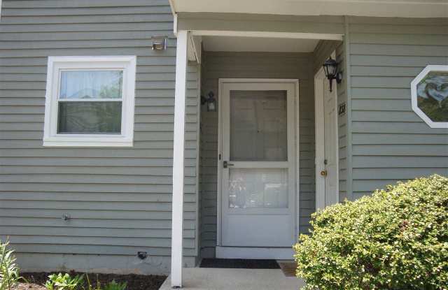 836 E Fishers Creek Road Gallery 2