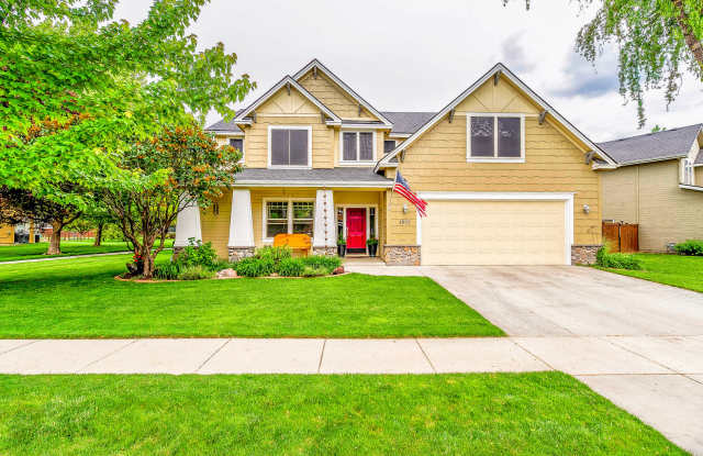 Beautiful Craftsman Style Home Gallery 1