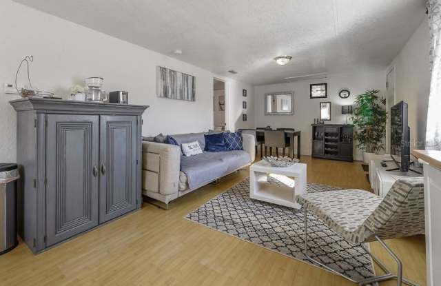 3714 N CLEARFIELD AVENUE Gallery 2