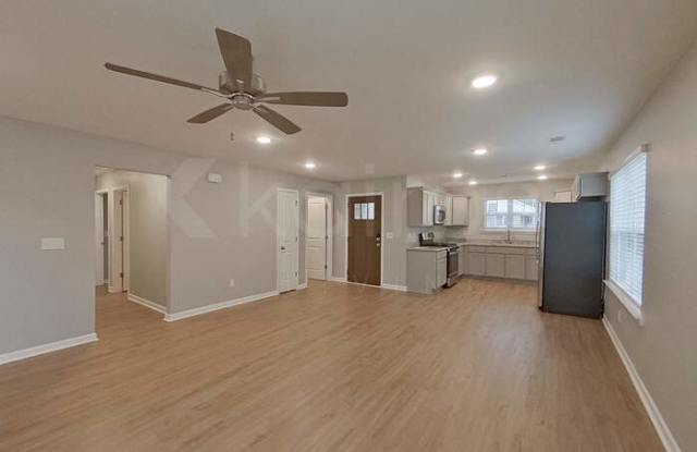 121 Denise Drive Gallery 3