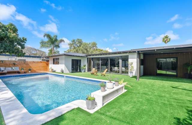 4000 N Circle Dr photos photos