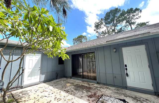 1077 Goldenrod Rd photos photos