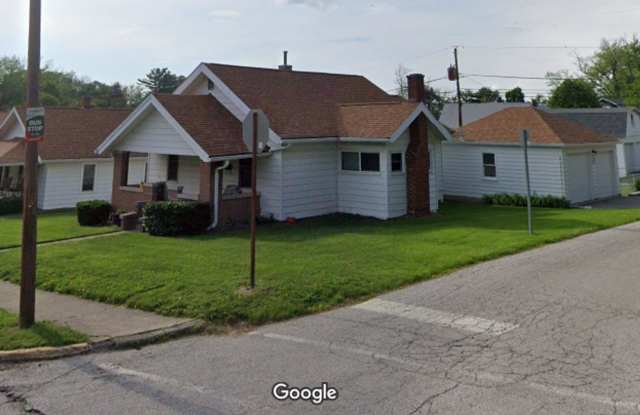 3 BR 2 Bath House - 5 minutes from IU Bloomington!  FALL 2027 Gallery 3
