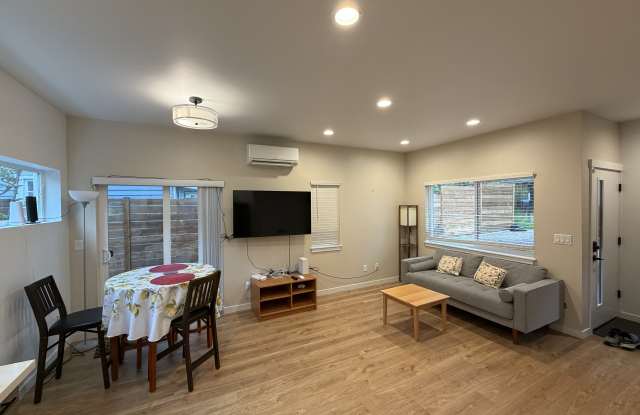 14337 Roslyn Place North Gallery 4
