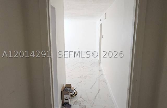 1524 SW 5th Pl Gallery 4
