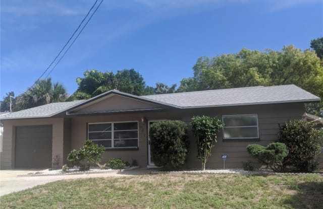 601 72ND AVENUE N - 601 72nd Avenue North, St. Petersburg, FL 33702