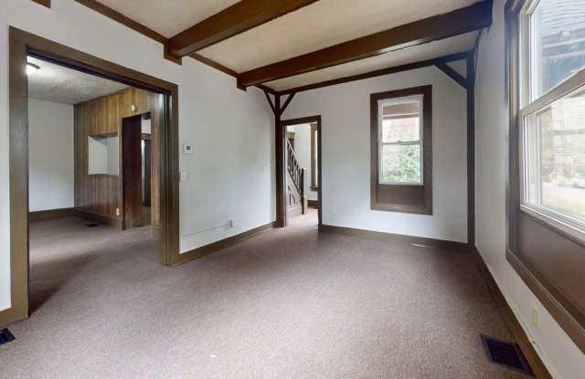 Charming 3-Bedroom Home in Canton, OH photos photos