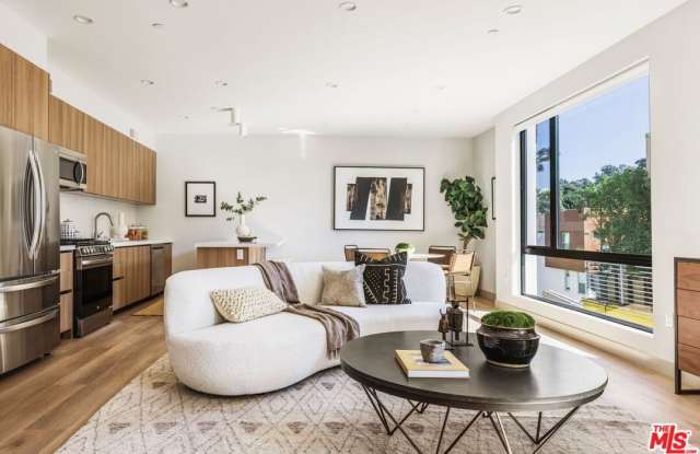 2223 Clifford St photos photos