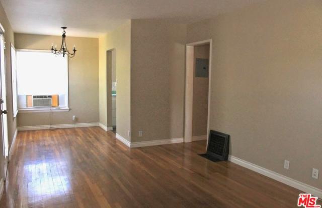 5126 Cleon Avenue Gallery 3
