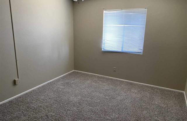 1227 W 20 PL Gallery 4
