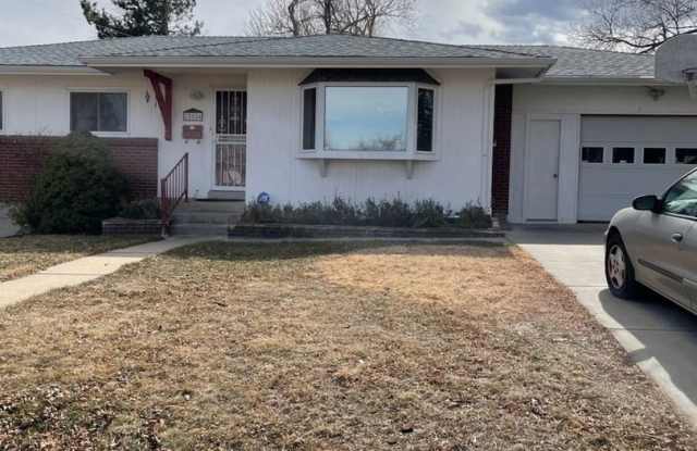 Spacious 4BR House in Fairview Heights photos photos Spacious 4BR House in Fairview Heights photos photos