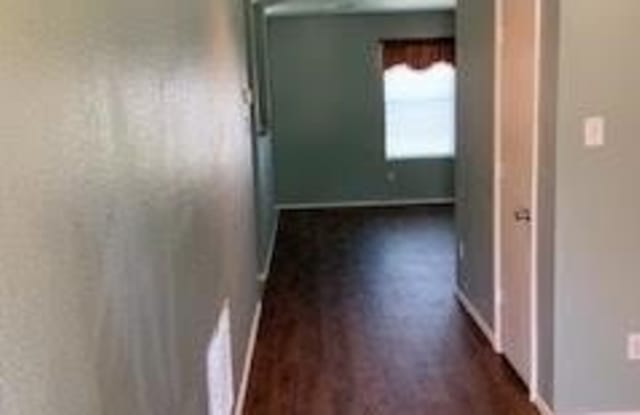 2712 Redwood Street Gallery 3