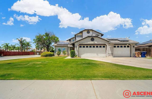 Luxury 4 Bed, 3 Bath Home in 93312 – Fully Equipped with Pool Gallery 3