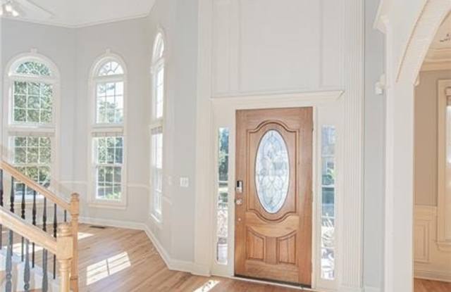 4012 Erin Drive Gallery 2