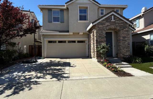 Luxurious 4 Bedroom 2.5 Bath Home. photos photos