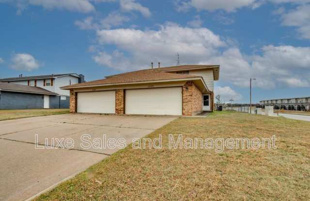 11723 N Francis Avenue photos photos