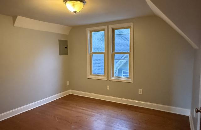 21 N Walnut Street unit: 3 photos photos