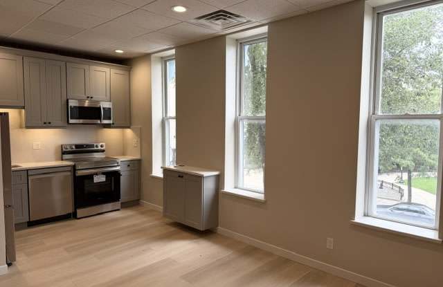 64 1/2 Lincolnway - B Gallery 4
