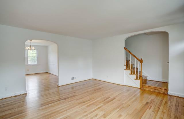 410 Old Trail Gallery 2