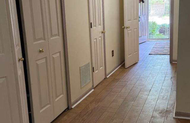 9324 DALY Court Gallery 3