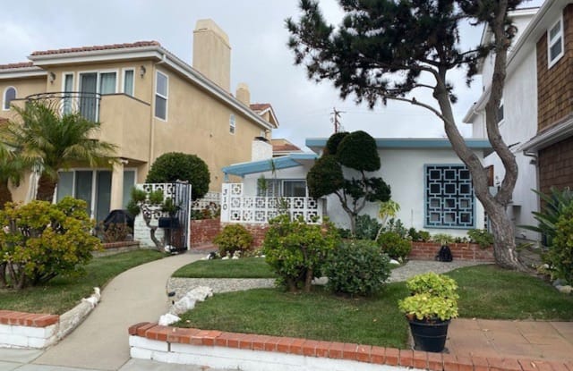 310 Narcissus - 310 Narcissus Avenue, Newport Beach, CA 92625
