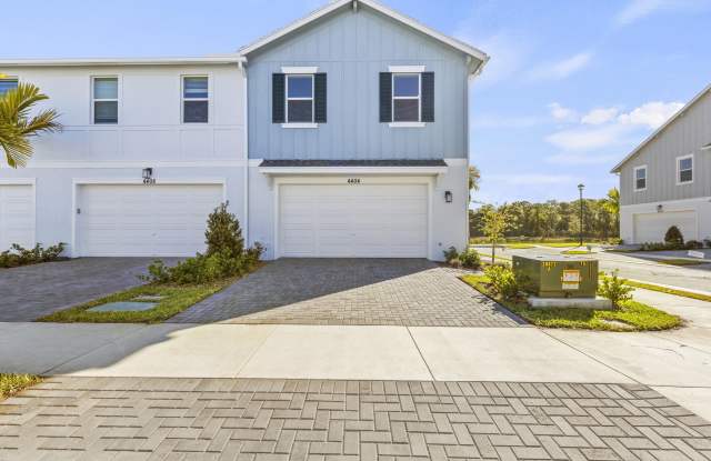 4404 Longwood Lake Square photos photos