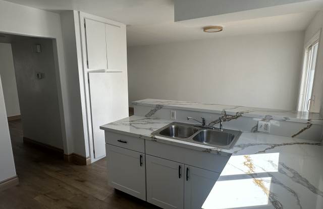 347 North Eucalyptus Avenue photos photos