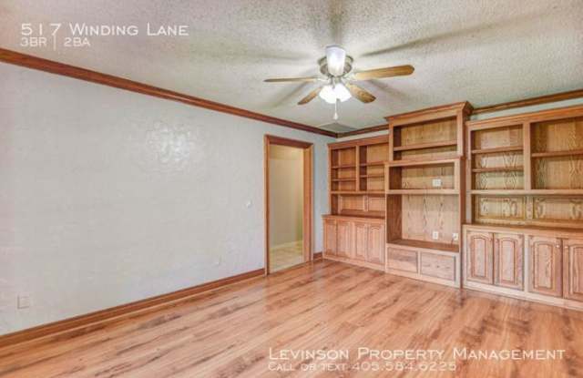517 Winding Lane Gallery 2