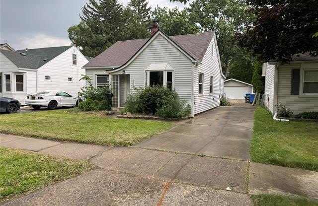 8452 Lenore Street - 8452 Lenore Avenue, Dearborn Heights, MI 48127