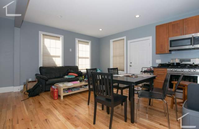 Huge 4 bed duplex next to BU for the upcoming school year! photos photos
