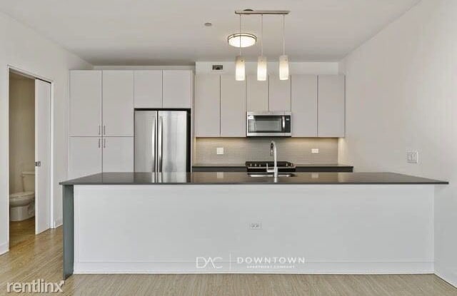 733 S Wells St - 733 South Wells Street, Chicago, IL 60607