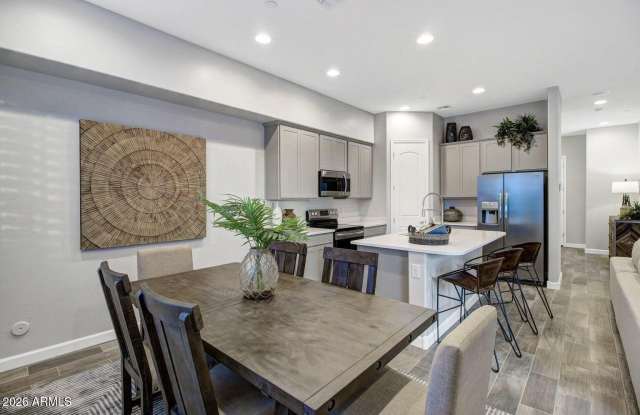 1825 N 43RD Terrace Gallery 2