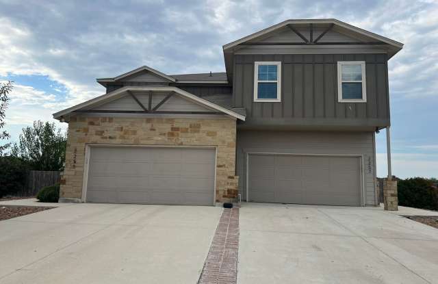 Luxury 3/2.5 2 Story Townhouse in NBTX photos photos