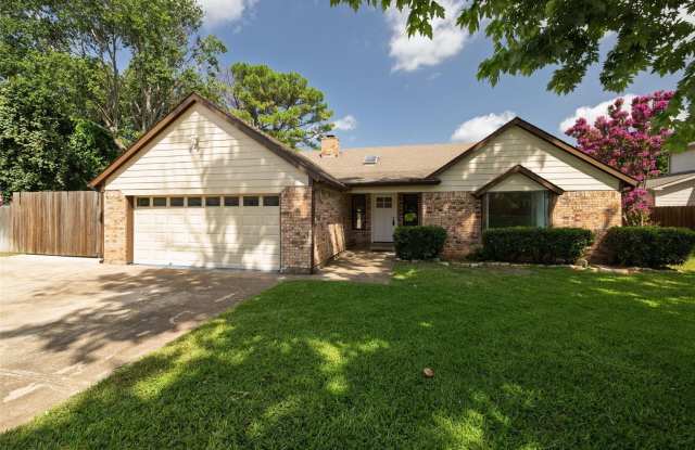 950 Hummingbird Trail - 950 Hummingbird Trail, Grapevine, TX 76051 950 Hummingbird Trail - 950 Hummingbird Trail, Grapevine, TX 76051