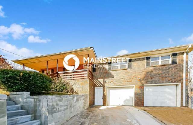 4744 Smithfield Drive North Gallery 2