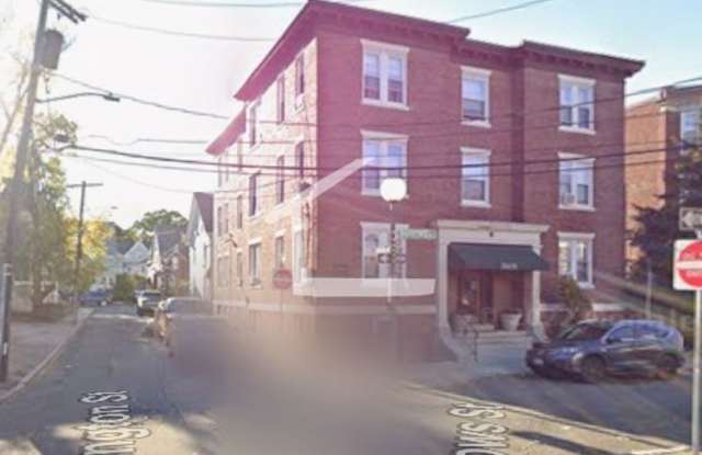 3BR/1Bth unit. Heat/Hot Water included. - 15 Barrows Street, Boston, MA 02134