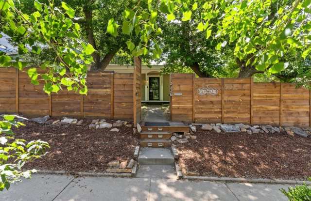 2326 North Meade Avenue Gallery 4