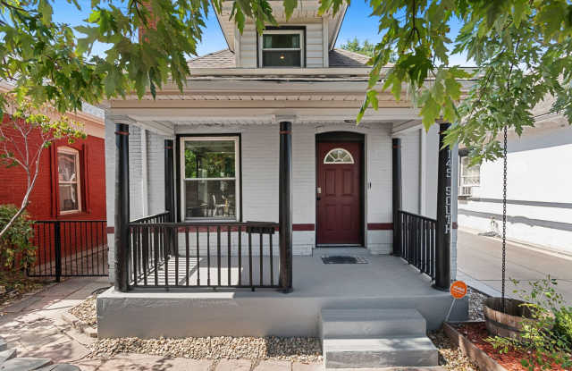 Available NOW! 3 Bedroom 1 Bath Home in Denver! photos photos Available NOW! 3 Bedroom 1 Bath Home in Denver! photos photos