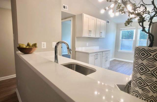 20327 BEACONFIELD TERRACE Gallery 4