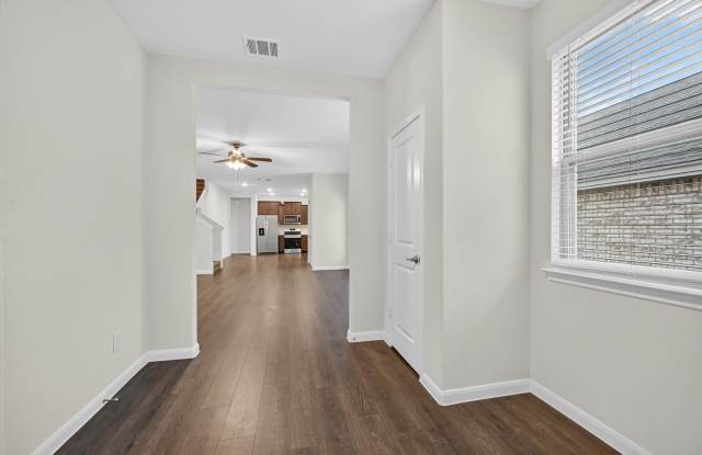3955 Oak Creek Circle Gallery 2