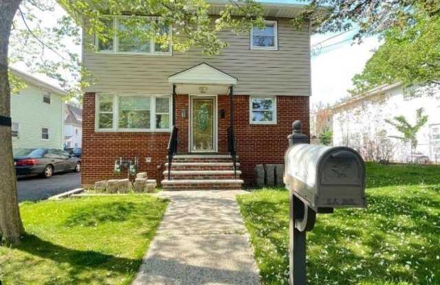 331 Boxwood Ct photos photos