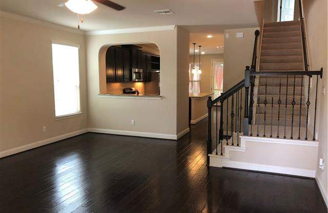 2528 Amur DR Gallery 2