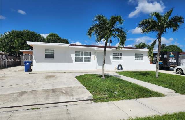 5431 NW 178th Ter photos photos